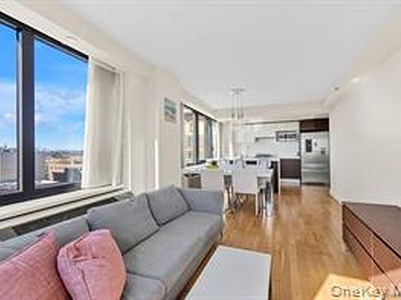 4th image of 39-16 Prince St #8E