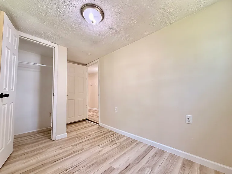 2119 S 13th St — Photo 15