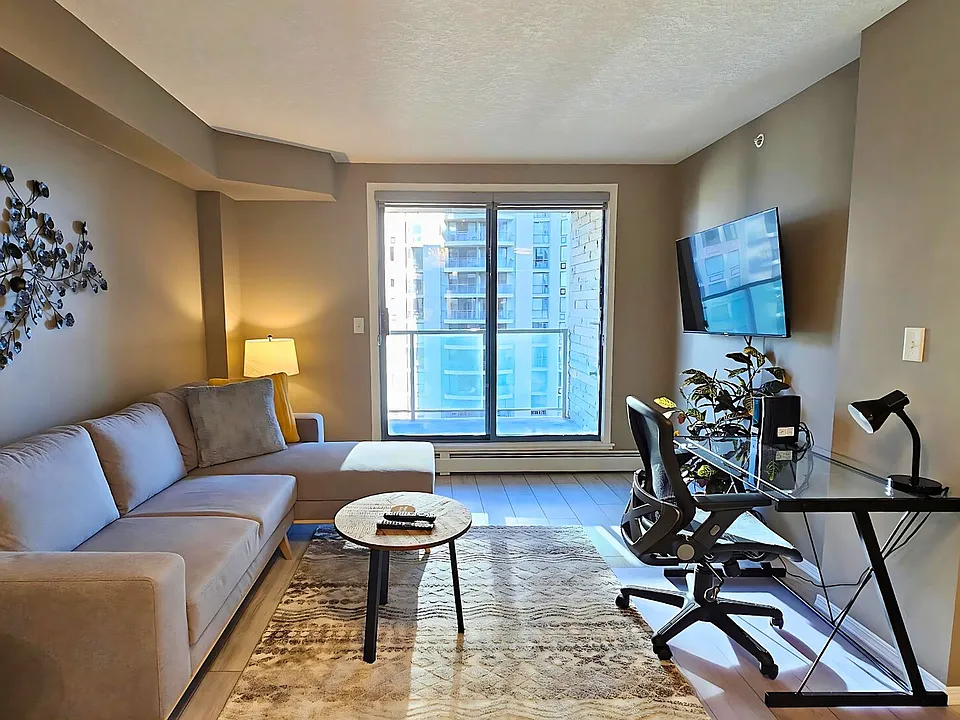 1111 6th Ave SW #904