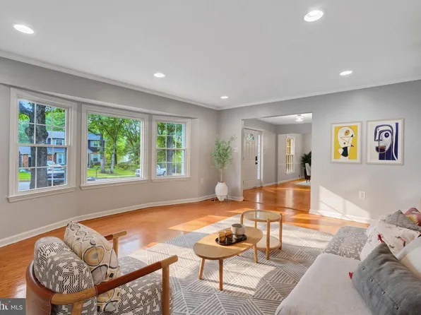8603 Jackson Ave, Manassas, VA 20110