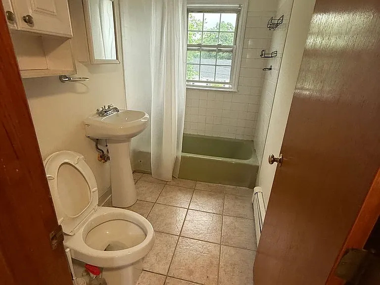 9 Edwards Ave #E8 — Photo 4