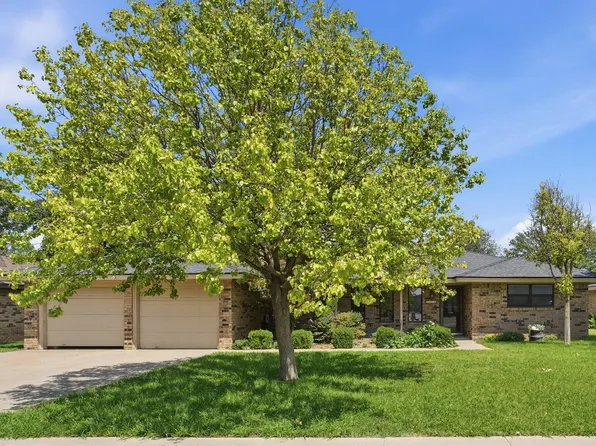 2219 College Ave, Levelland, TX 79336