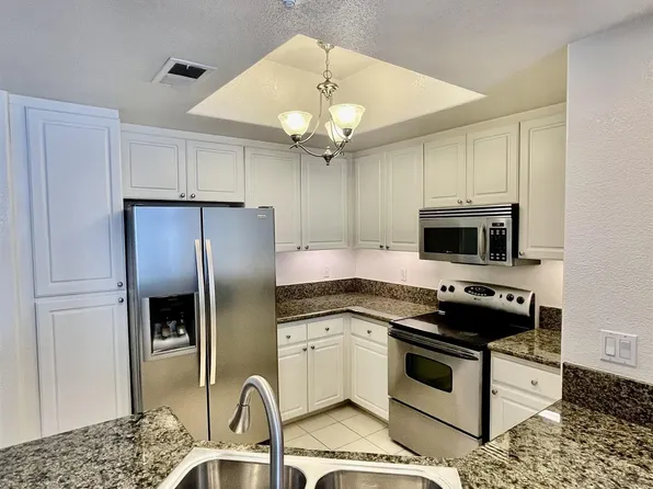 9263 Regents Rd Unit B208, La Jolla, CA 92037