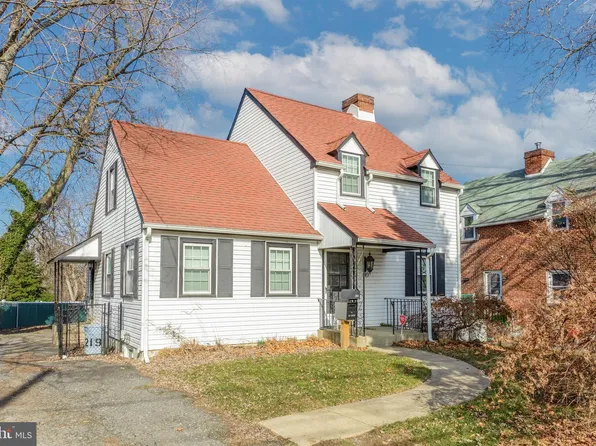 219 W Macdade Blvd, Folsom, PA 19033