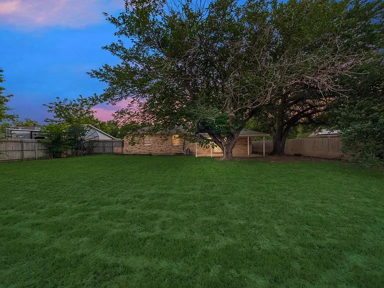 6013 Barry Dr — Photo 17