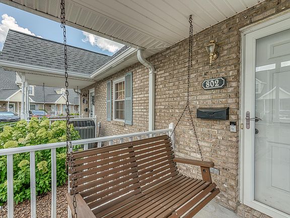 4th image of 802 Milton Ct
