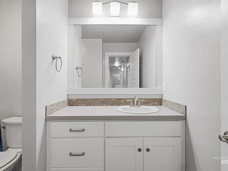 1231 N Seven Golds Ave — Photo 15