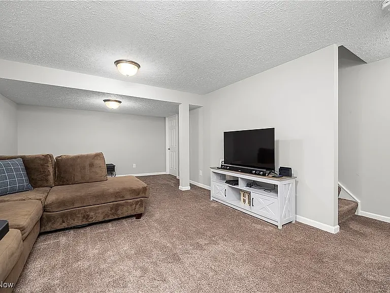 3942 Abigail Dr — Photo 4