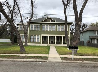 222 W Mesquite St, Uvalde, TX 78801