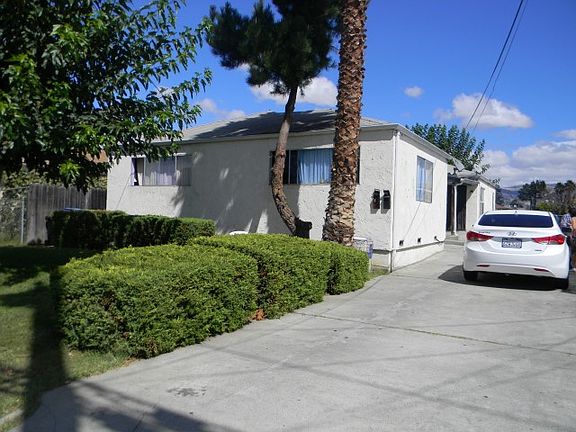 3rd image of 100 N 33rd St