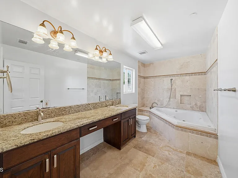 3302 Community Ave — Photo 16