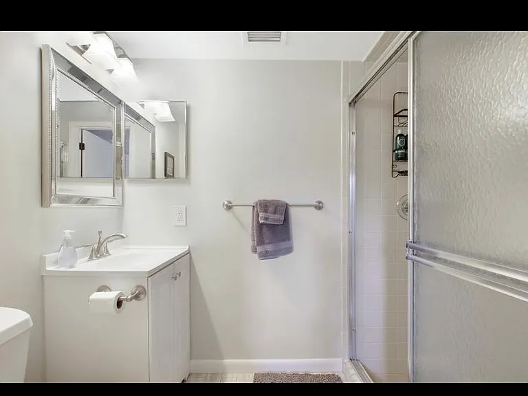 Maplecrest Cir — Photo 12