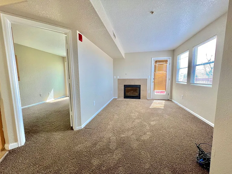 960 S Dawson Way #20 — Photo 4