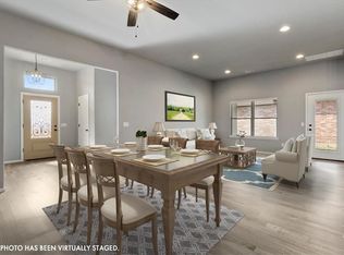 413 SE 10th St, Moore, OK 73160