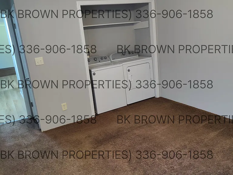 1241 Sunnyside Dr — Photo 11