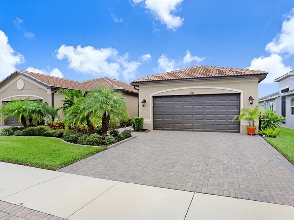 4749 Avila Lakes Dr, Wimauma, FL 33598