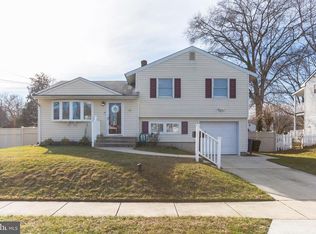 11 Arlington Ave, Maple Shade, NJ 08052