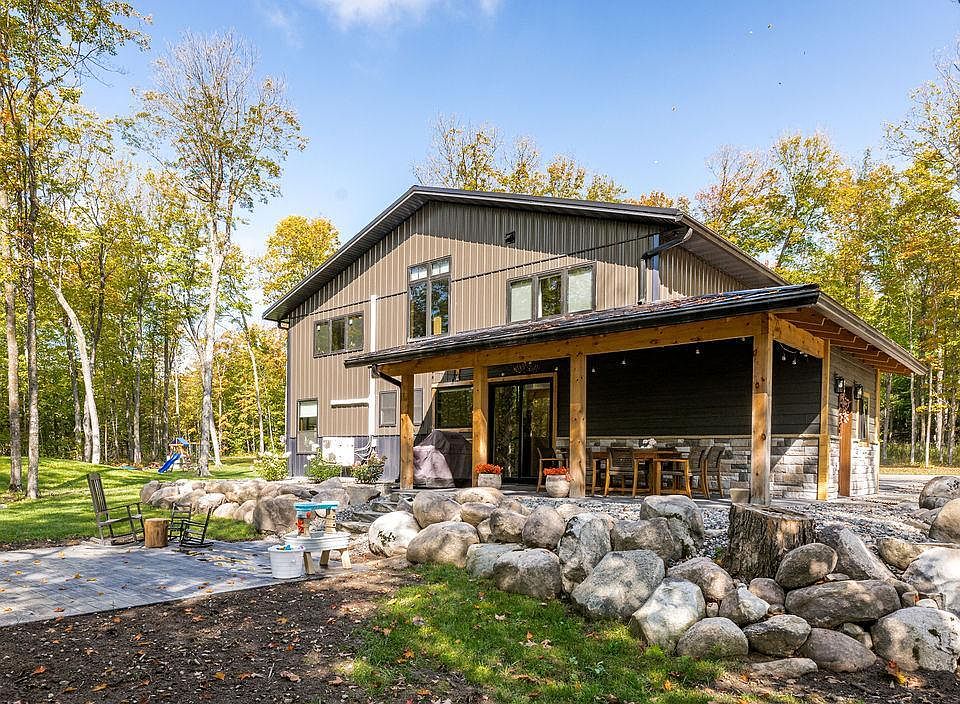 1st image of 20517 Woodland Heights Dr