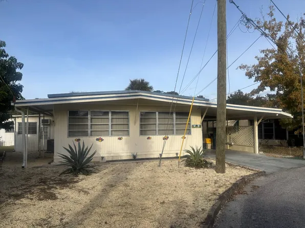 48 Heron Dr, Tavares, FL 32778