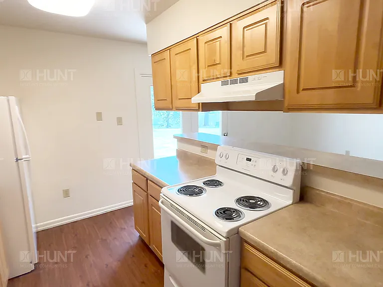 112 Alabama Dr — Photo 2