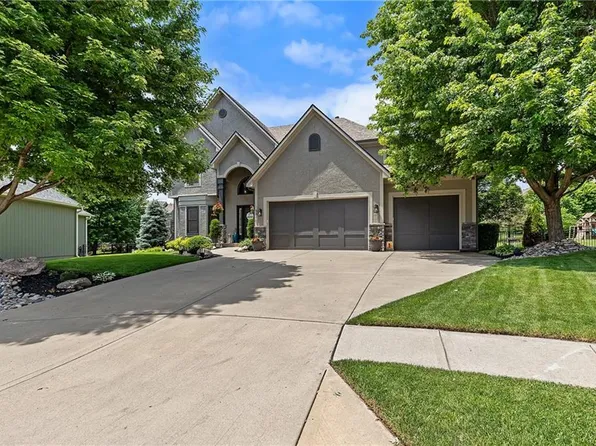 5816 Longview St, Shawnee, KS 66218
