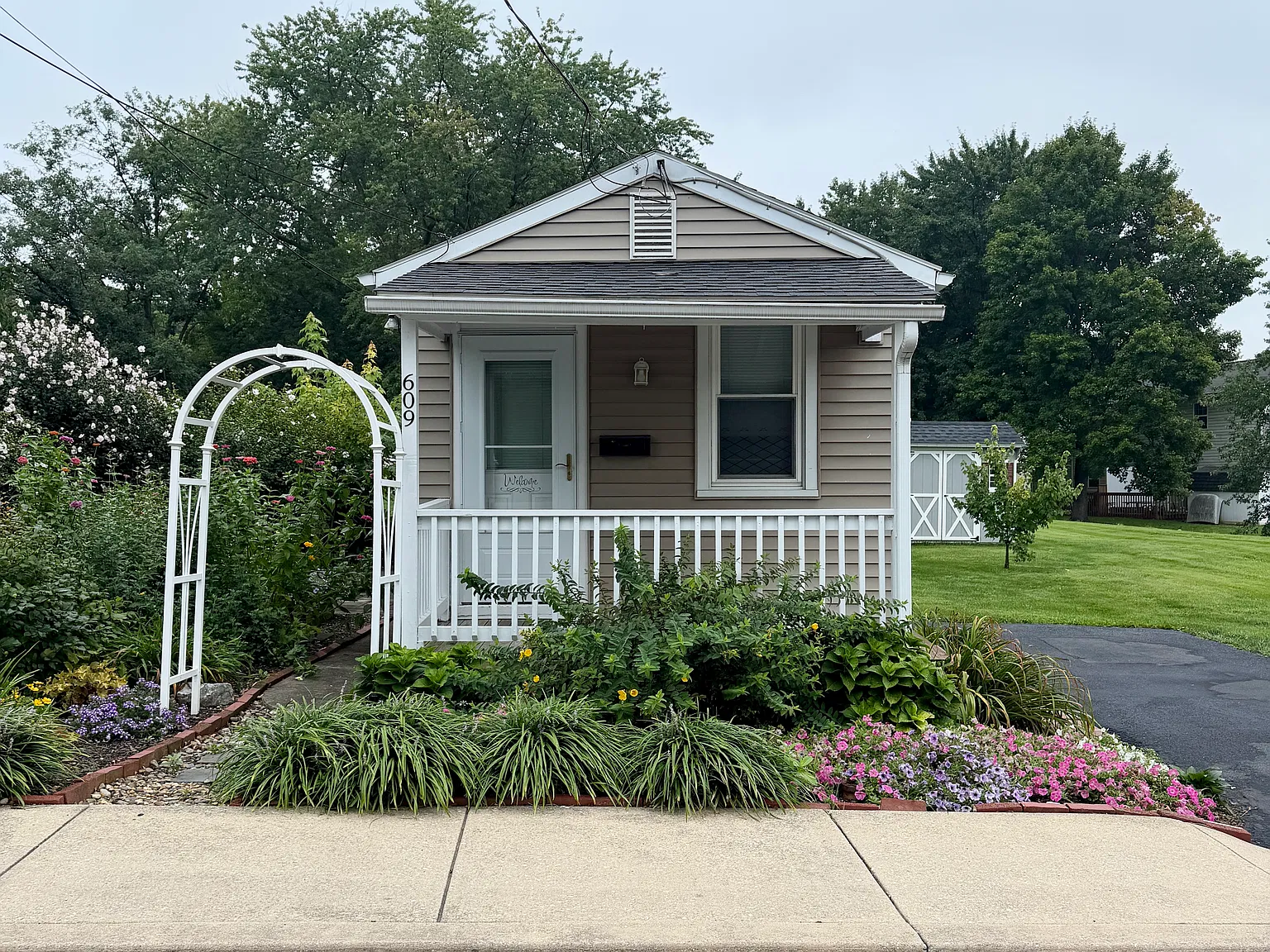 1 bed, 483 sqft, $1,100 — Photo 1
