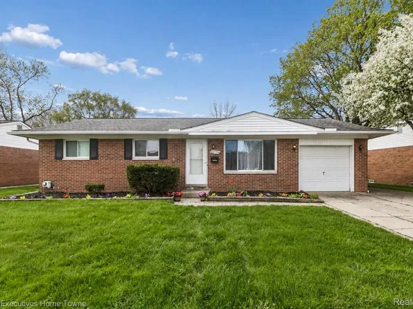 20790 Shoreview St, Clinton Township, MI 48035