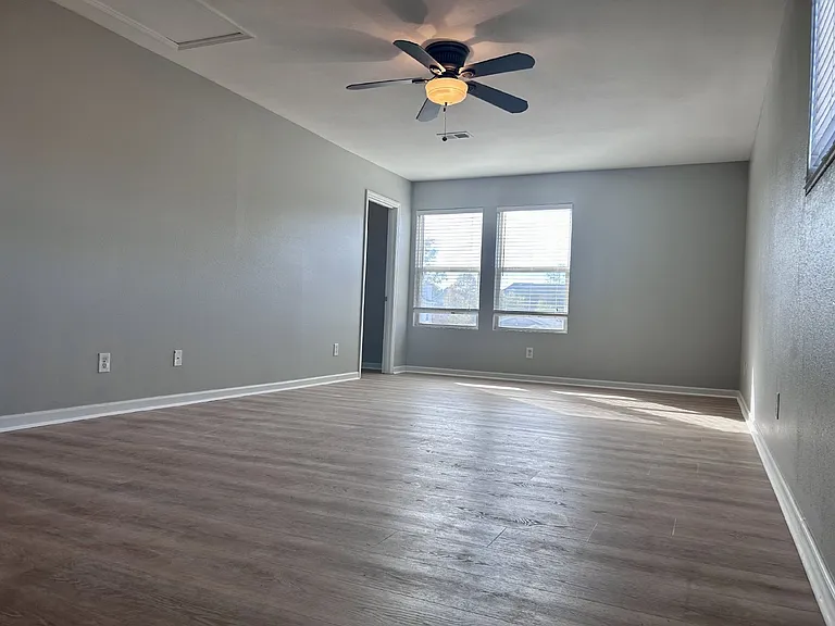 379 Jasmine Dr — Photo 18