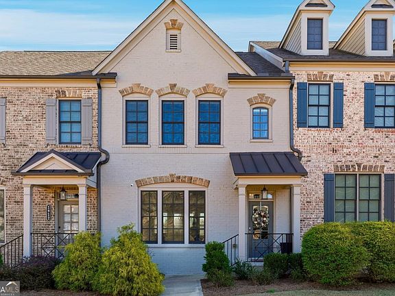 2nd image of 1910 Skyfall Cir