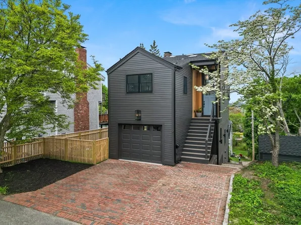 9 Upland Rd, Marblehead, MA 01945