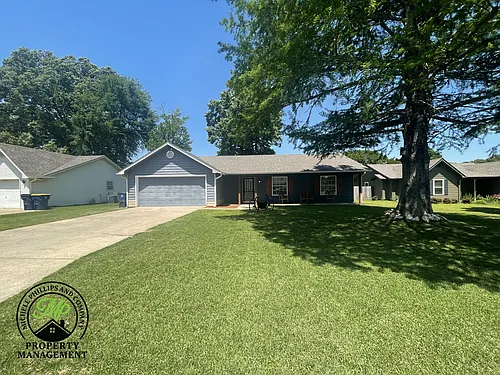 32 Park Cir Photo 1