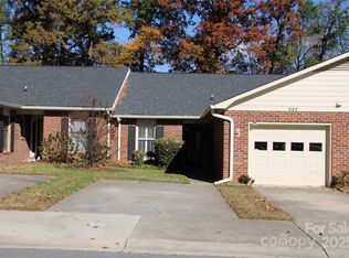 542 Camrose Cir NE, Concord, NC 28025