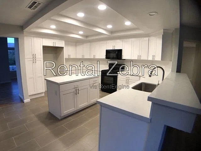 5 bed, 3.0 bath, 2675 sqft, $3,600 — Photo 3