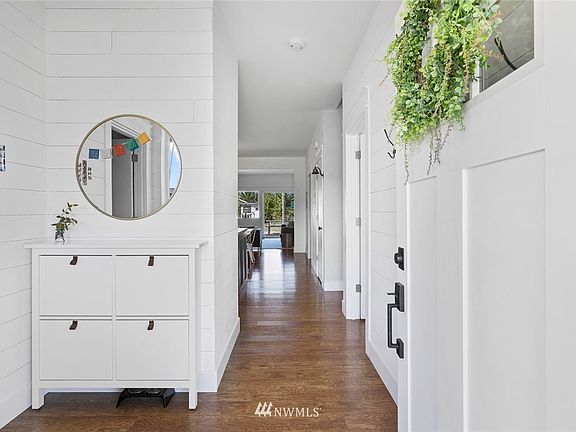 The brightest, most welcoming, entry! 