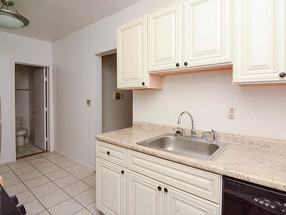 4th image of 931 W Sunnyside Ave #S1