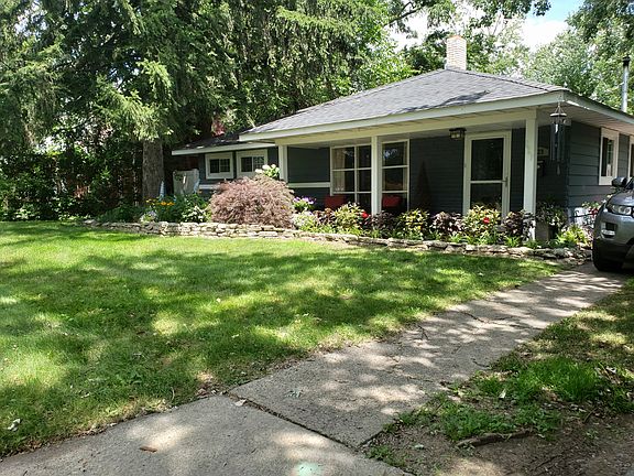 5th image of 629 S Batchewana Ave