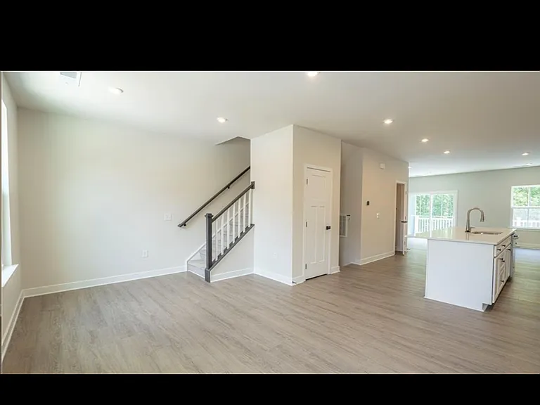 961 Woods Chapel Rd — Photo 9