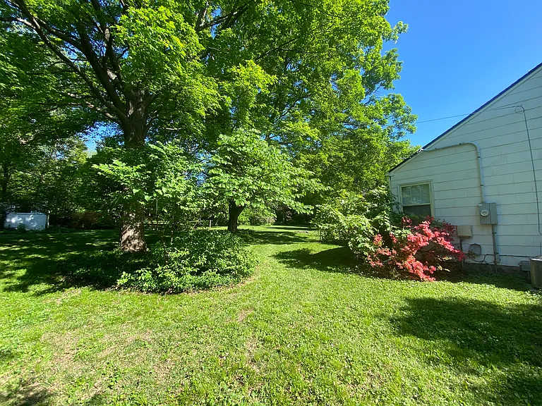 5801 Goodman St — Photo 4