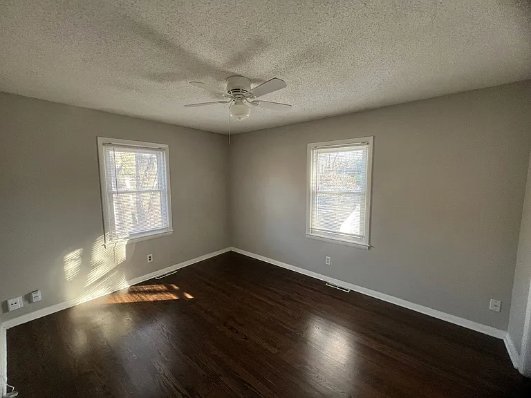 6401 E 120th Ter — Photo 10