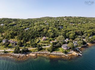 293 Hillside Dr, Halifax, NS B3Z 1W9