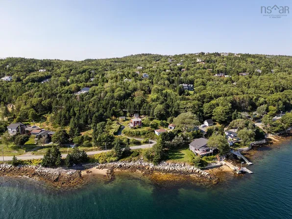 293 Hillside Dr, Halifax, NS B3Z 1W9