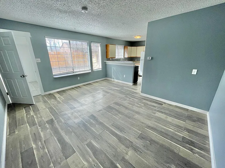 313 S Hudson St — Photo 14