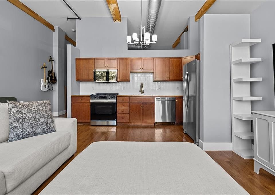 1st image of 99 Allen St Unit 105