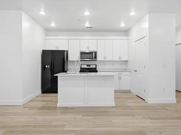 475 W 60 S #1-L202, Providence, UT 84332