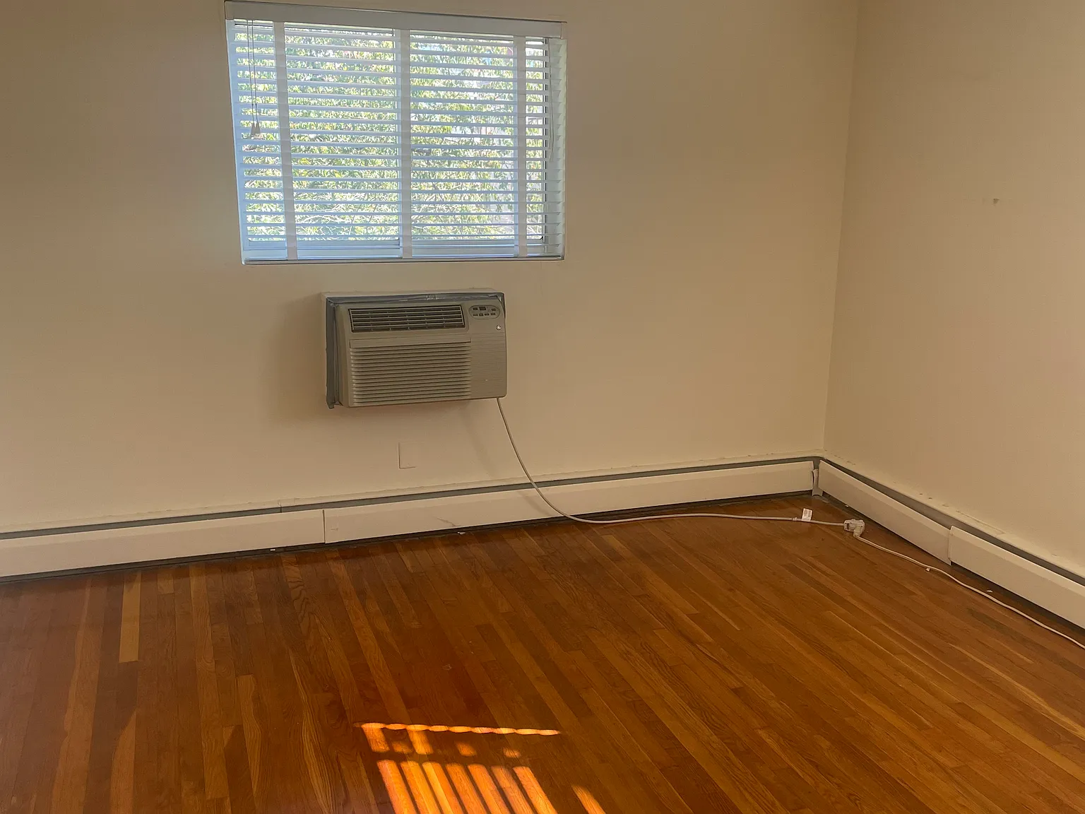 1 bed, 700 sqft, $1,695 — Photo 2