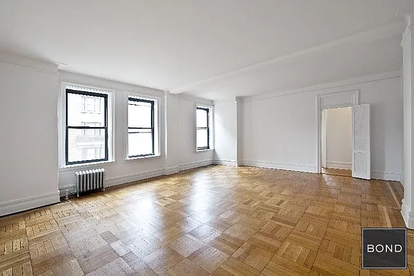 Sold by Bond New York | media 2