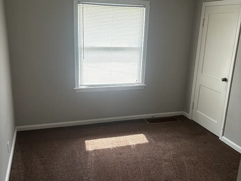 801 Wedeking Ave #A — Photo 5