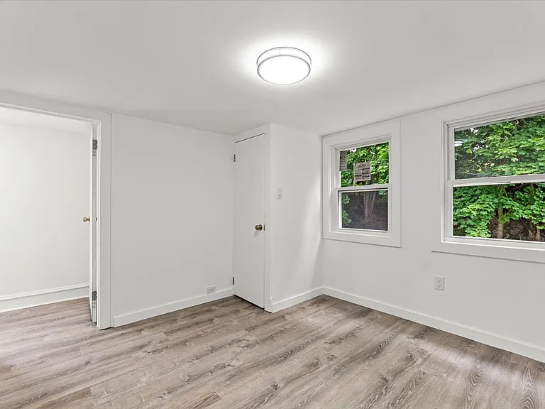 402 River St — Photo 18