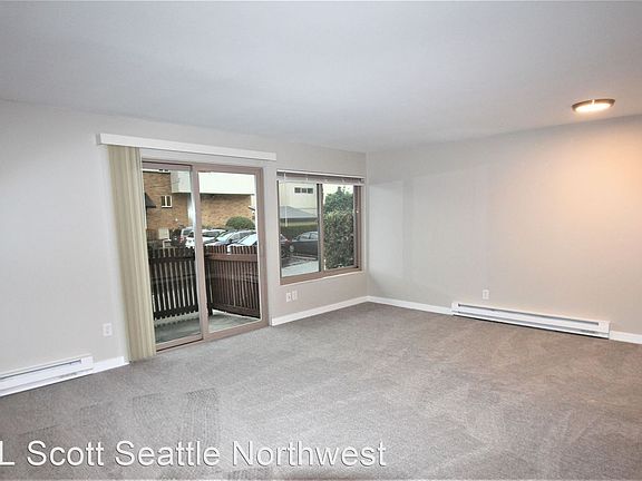3rd image of 2015 Yale Ave E #102