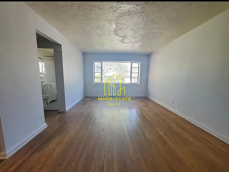 710 Sanford Ave #100C — Photo 2
